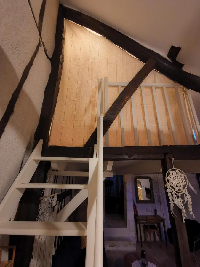 Apartamento Loft Atypique Au Calme Avec Cour Privative Bourges Exterior foto